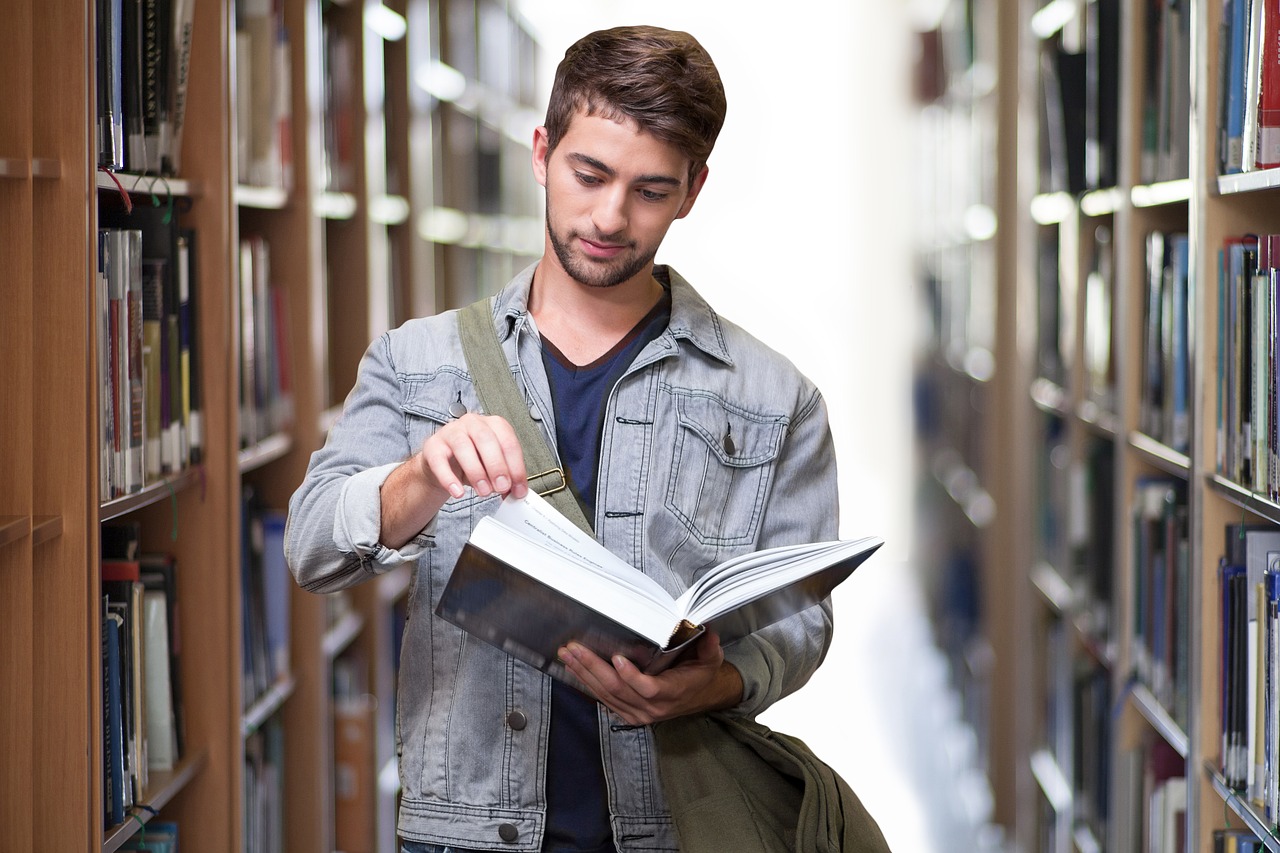 student, library, books-3500990.jpg